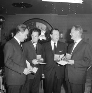 ANWB-prijs 1962 voor Wim Alinge , George Sluizen , Philip Bloemendaal en Jac. Bestanddeelnr 914-0277