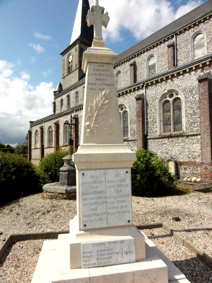 Anvéville (Seine-Mar.) monument aux morts
