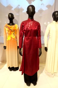 Ao dai, Viet, Hanoi, 1971-1975, synthetic silk - Vietnamese Women's Museum - Hanoi, Vietnam - DSC04127