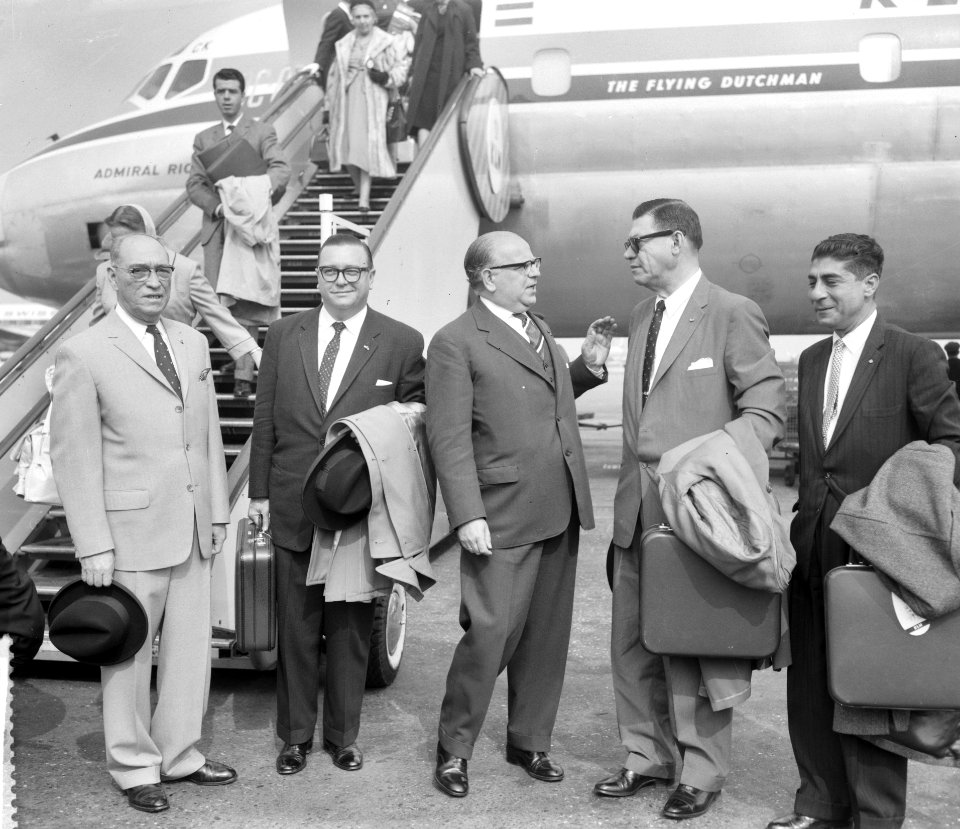 Antilliaanse delegatie op Schiphol Lompe, Jonckheer, Korthals, Iromsquin, Isa, Bestanddeelnr 912-5200