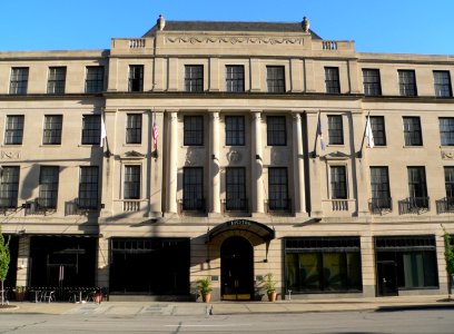 Aquila Court (Omaha) N center 1