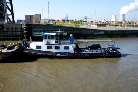 Aquila - ENI 02309873 accessing Zandvlietsluis, Port of Antwerp, pic4