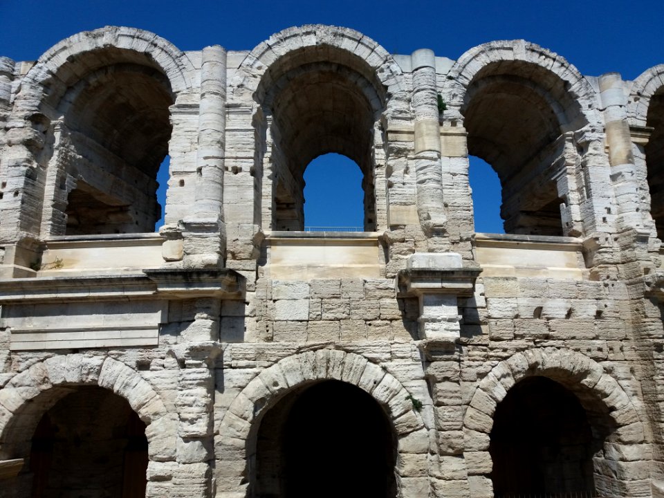 Arènes d'Arles - Arches vues de l'extérieur (4)
