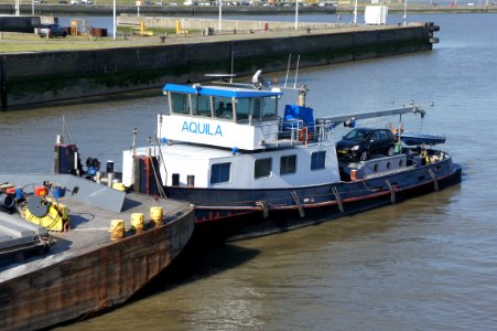 Aquila - ENI 02309873 accessing Zandvlietsluis, Port of Antwerp, pic2