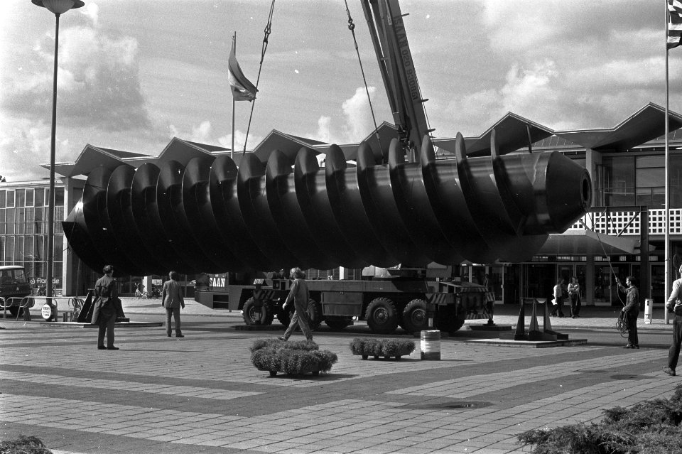 Aquatech 1972 in RAI-gebouw, enorme vijzelpomp voor de RAI, Bestanddeelnr 925-8679
