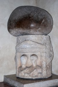 Ara funebre nella Chiesa San Zeno in Oratorio