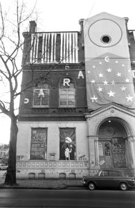 Anti-Kerst in Paradiso affiche bij ingang, Bestanddeelnr 921-9677
