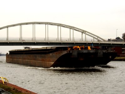 Aquarius, ENI 02104793, pushing Floris, ENI 02316091 & Vertrans 1 pic5