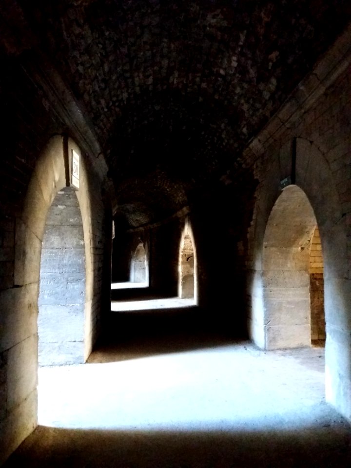 Arènes d'Arles - Couloir central