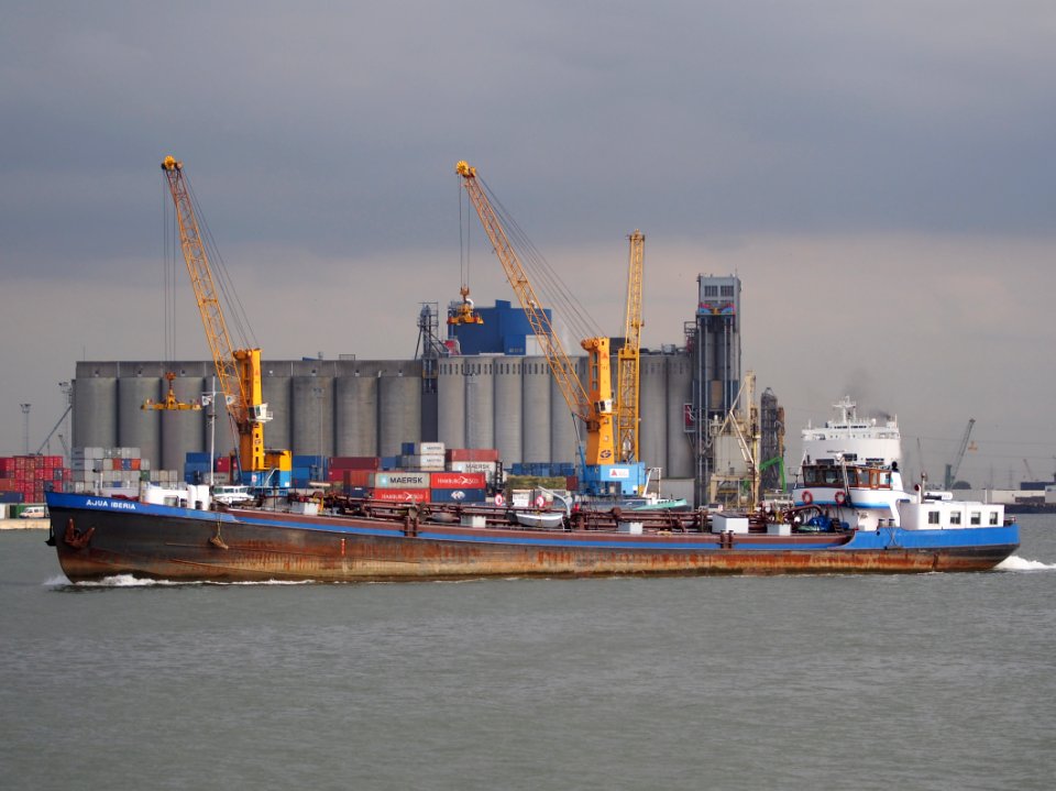 Aqua Iberia (ship, 1972), ENI 02104625, Port of Antwerp pic1