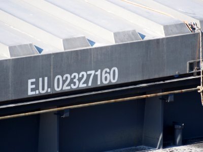 Aquila 3 - ENI 02327160 accessing Zandvlietsluis, Port of Antwerp, pic3