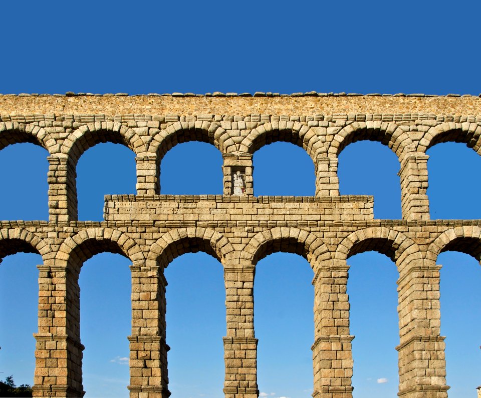 Aqueduct Segovia statue