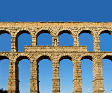 Aqueduct Segovia statue