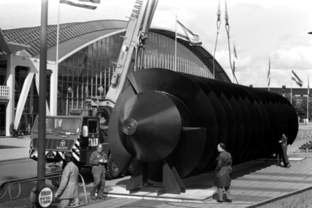 Aquatech 1972 in RAI-gebouw, enorme vijzelpomp voor de RAI, Bestanddeelnr 925-8680
