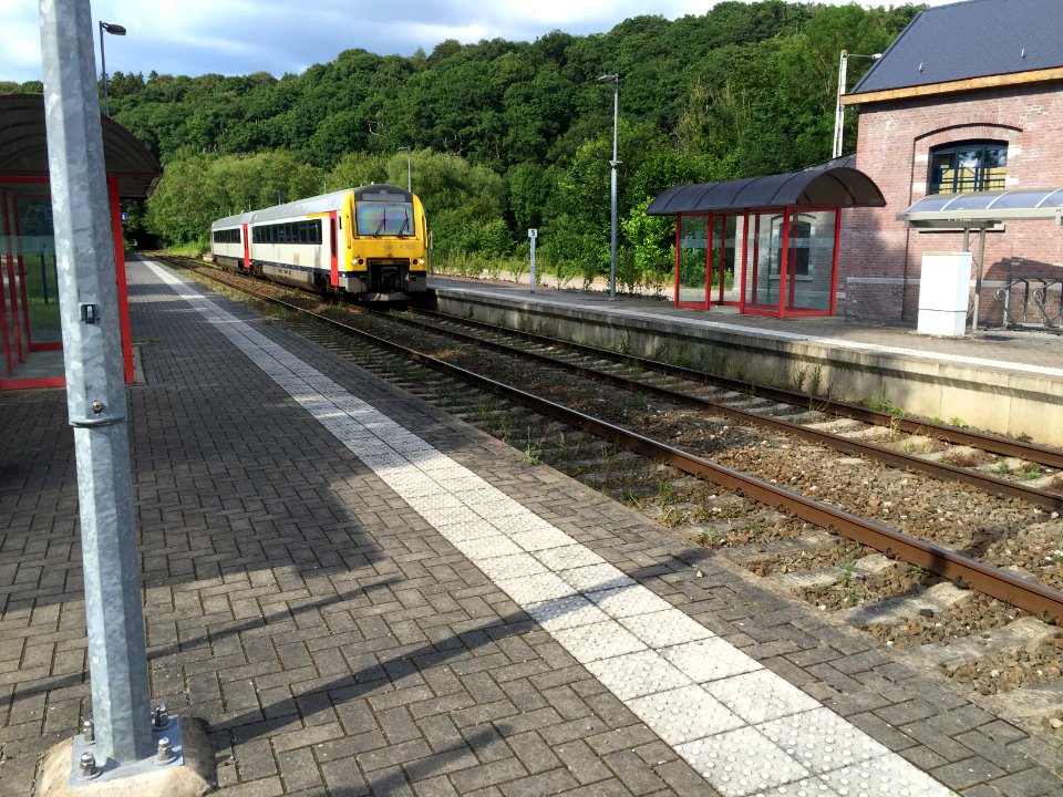 AR 41 en gare de Ham-sur-Heure 01