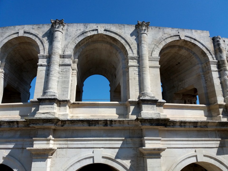 Arènes d'Arles - Arches vues de l'extérieur (3)