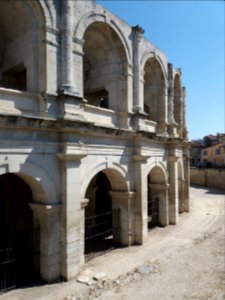 Arènes d'Arles - Arches vues de l'extérieur (2)