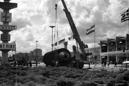 Aquatech 1972 in RAI-gebouw, enorme vijzelpomp voor de RAI, Bestanddeelnr 925-8682