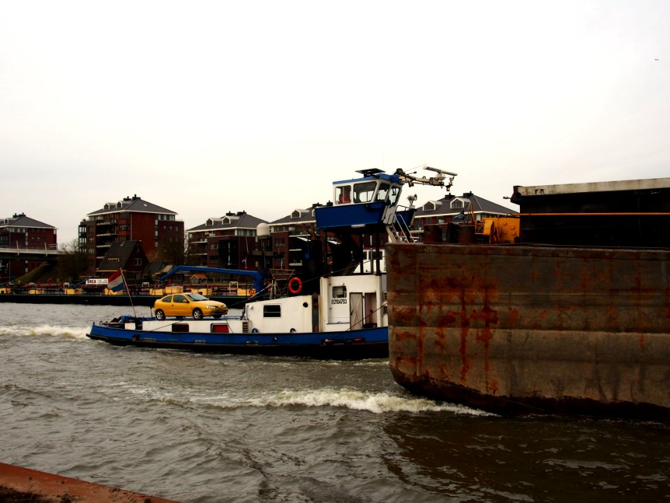 Aquarius, ENI 02104793, pushing Floris, ENI 02316091 & Vertrans 1 pic7