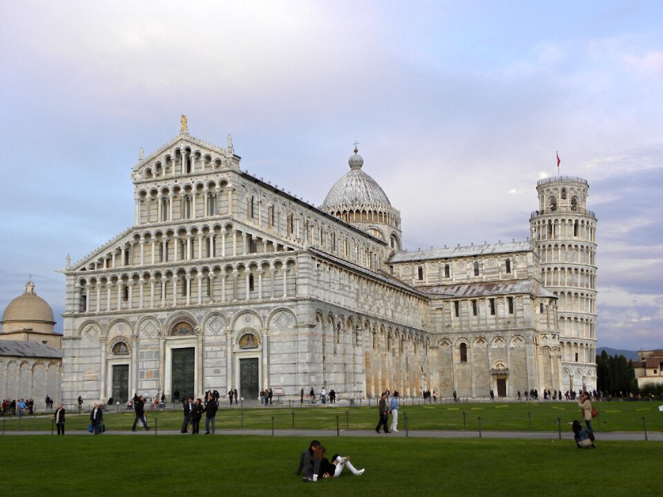 Inclined square of miracles cathedral