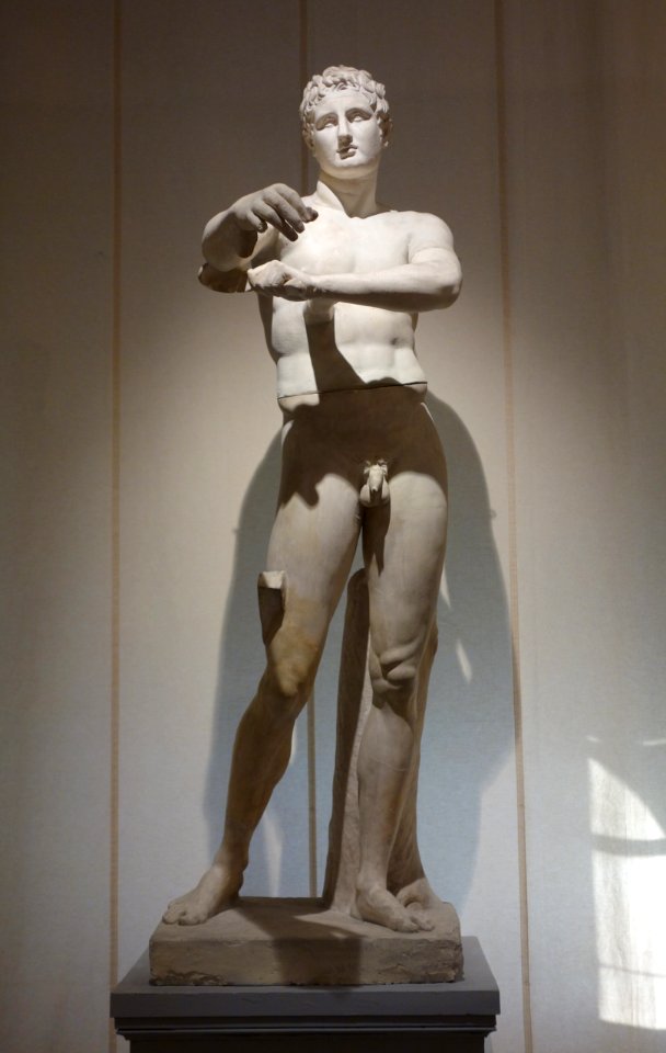 Apoxiomenos, copy of Roman marble from the Vatican Museum, by an unknown artist, first half of the 1800s, plaster - Accademia Ligustica di Belle Arti - DSC02222