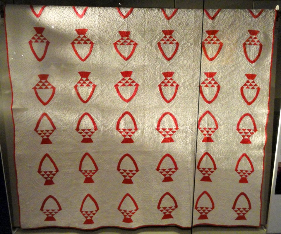 Appique quilt in basket design, by Maria Drummond, Spencerville, Ontario, 1860-1862 - Patricia Harris Gallery of Textiles & Costume, Royal Ontario Museum - DSC09358