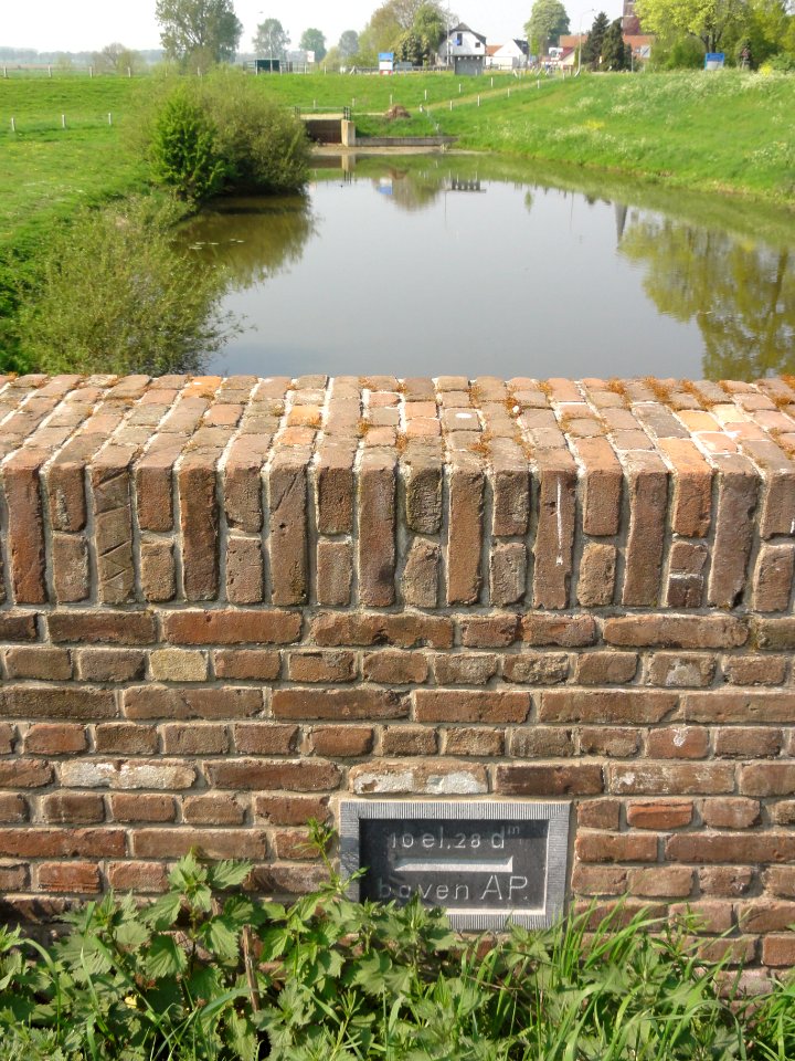 Appeltern Rijksmonument 338159 gemetselde sluis Z, detail