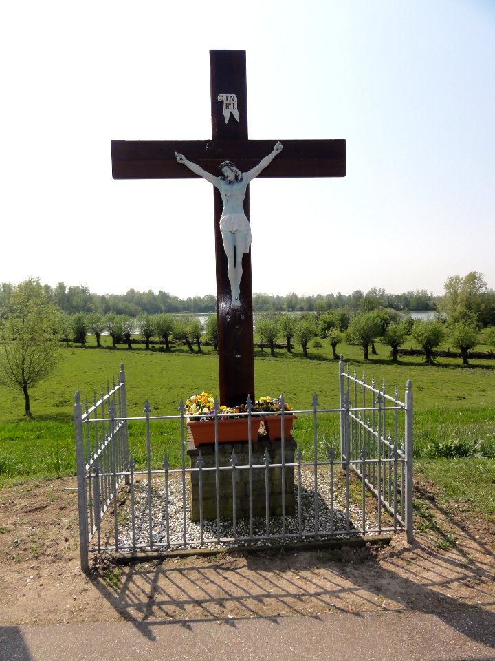 Appeltern, wegkruis bij Blauwe Sluis