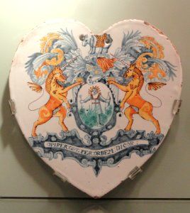 Apothecary Tile, c. 1665, Arms and motto of the London Society of Apothecaries, London, tin-glazed earthenware - Gardiner Museum, Toronto - DSC01254