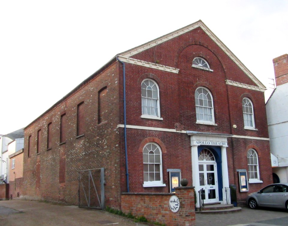 Apollo Theatre (former Victoria Methodist Church), Pyle Street, Newport, Isle of Wight (May 2016) (2)
