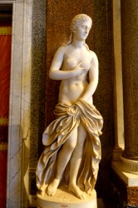 Aphrodite, variant of the Aphrodite Landolina di Siracusa, Roman, 1st century AD, marble - Galleria Borghese - Rome, Italy - DSC04816