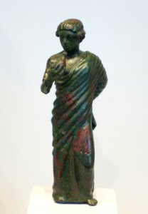 Aphrodite Holding a Dove, Greek, c. 460-450 BC, bronze - Arthur M. Sackler Museum, Harvard University - DSC01523