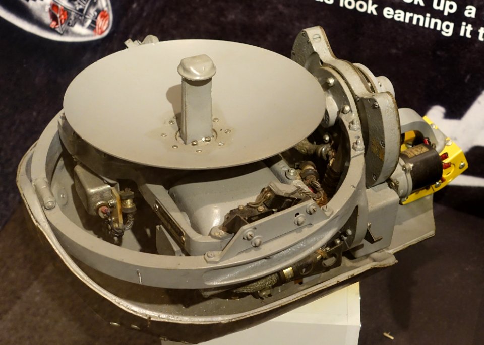 APG-26 antenna, gun aiming radar for the APQ-35 radar system - National Electronics Museum - DSC00323