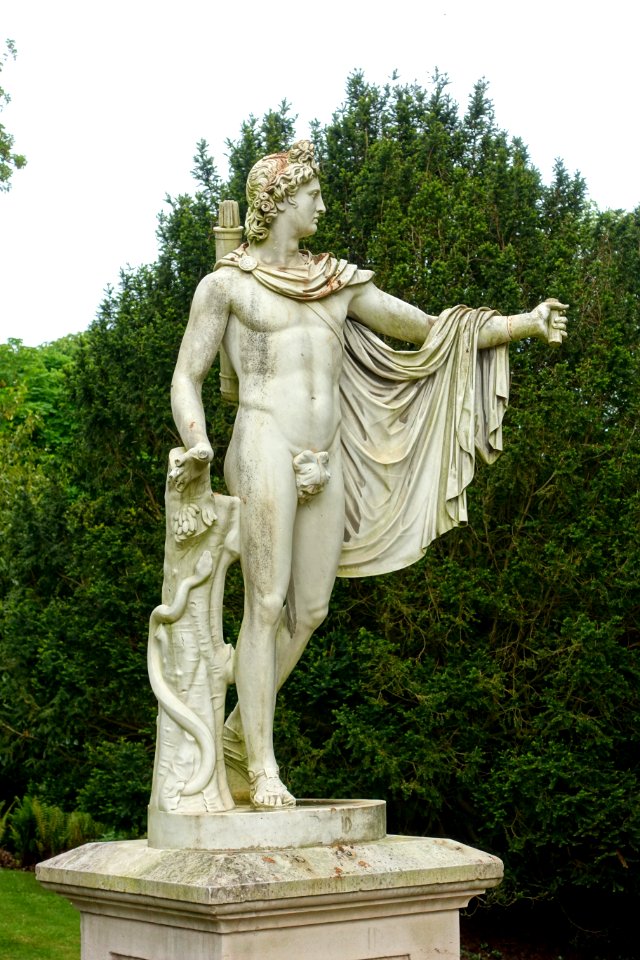 Apollo Belvedere, sculptor unknown - Waddesdon Manor - Buckinghamshire, England - DSC07835