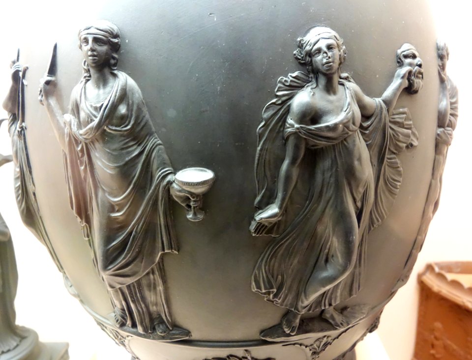 Apollo and the Muses Vase, view 2 - Wedgwood, designed 1768, made c. 1790 - Brooklyn Museum - Brooklyn, NY - DSC08951