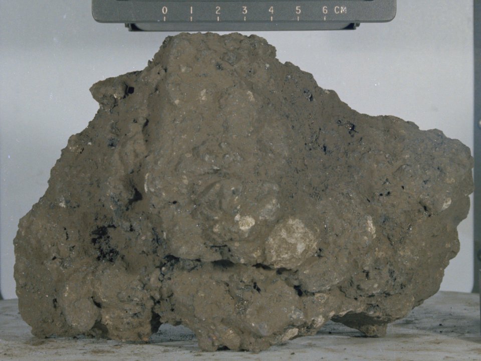 Apollo 15 sample 15498 S71-44194