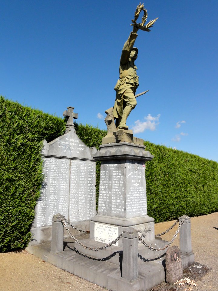 Arrancy-sur-Crusne (Meuse) monument aux morts au cimetière militaire (01)