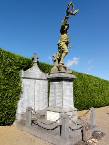 Arrancy-sur-Crusne (Meuse) monument aux morts au cimetière militaire (01)