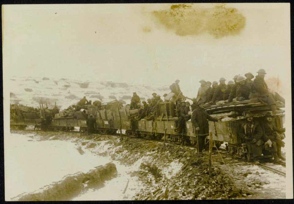 Arriving at their destination, Bestanddeelnr 158-0108