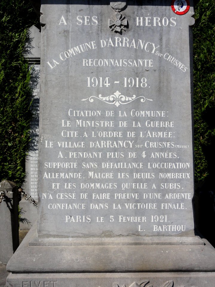 Arrancy-sur-Crusne (Meuse) monument aux morts au cimetière militaire (03)