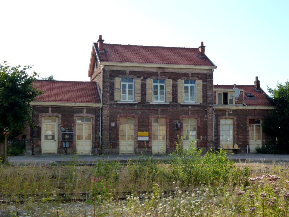 Arques (Pas-de-Calais, Fr) ancienne gare coté rails
