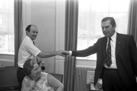 ARP-fractie vergadert ivm kabinetscrisis Premier Barend Biesheuvel (rechts) , Bestanddeelnr 925-7496