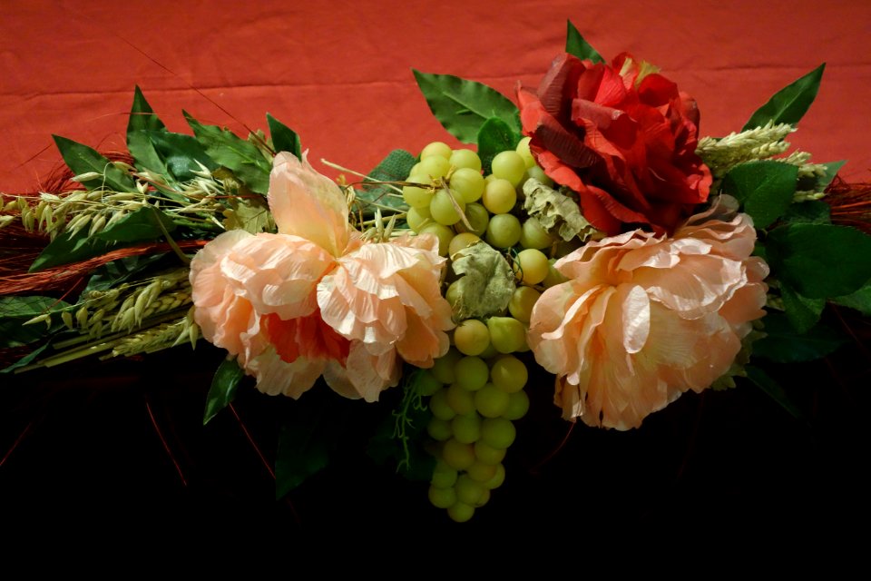 Artificial flowers and fruit - Museo Diocesano (Genoa)- DSC01313