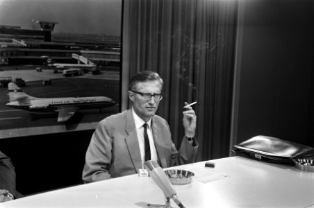 Artsen, persconferenties, voedselhulp, Middelkoop, H., Bestanddeelnr 922-6086