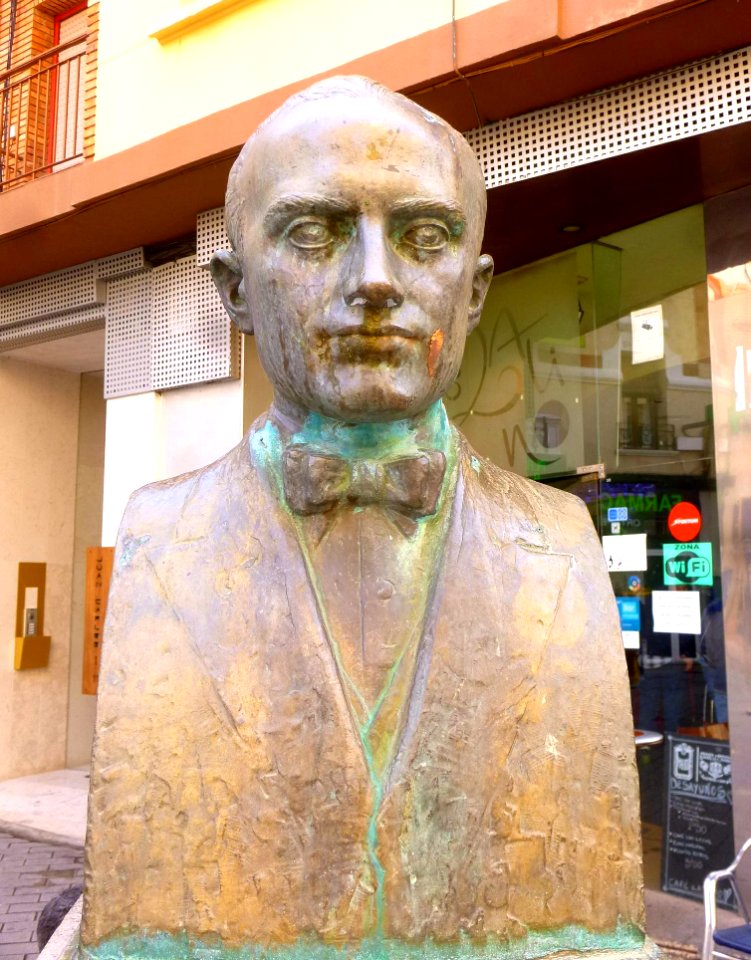 Arnedo - Monumento a Celso Díaz 2