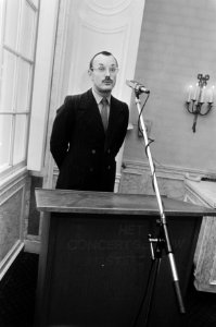 Artistiek leider van het Concertgebouworkest drs. H. J. van Roijen, Bestanddeelnr 932-4621