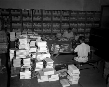 Artikel in het tijdschrift Wapenbroeders getiteld 'Boeken van de Welfare', Bestanddeelnr 11306