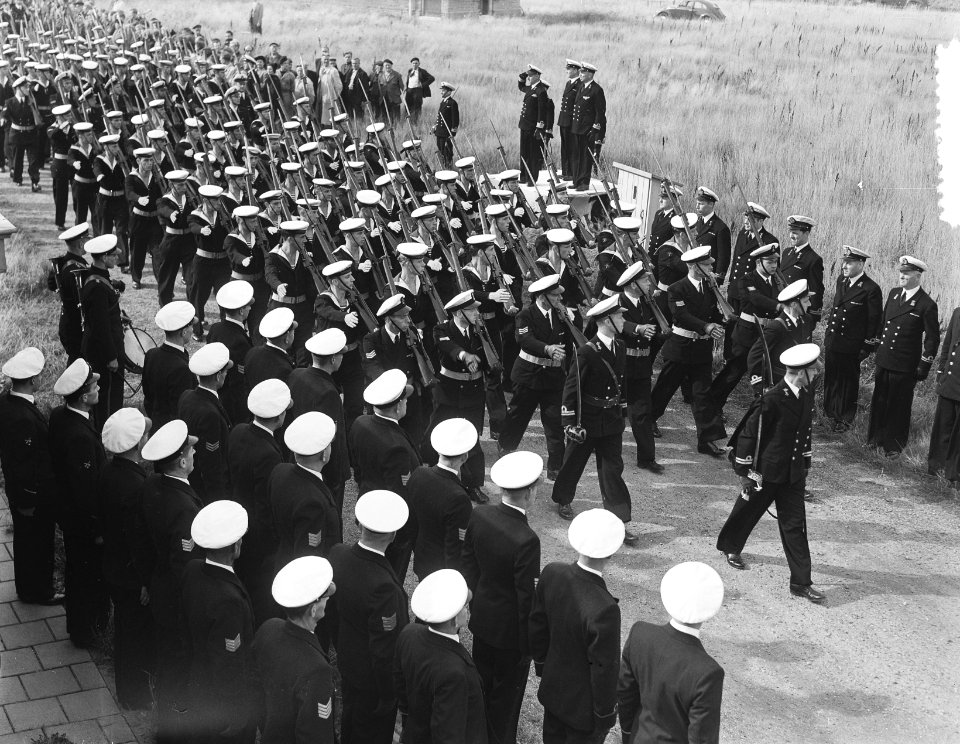 Artillerieschool Fort Erfprins nieuwe commandant Den Helder, Bestanddeelnr 904-7859