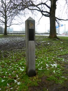 Arnhem-gedenkzuil aan de Eusebiusbuitensingel (1) photo
