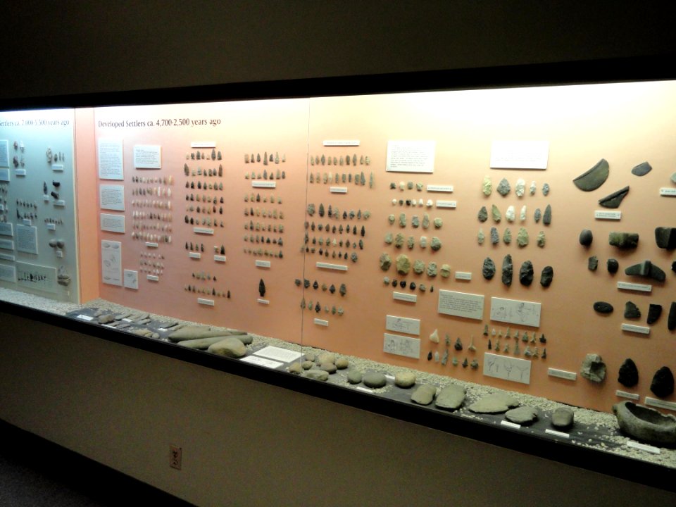 Arrowheads and stone tools - Springfield Science Museum - Springfield, MA - DSC03446